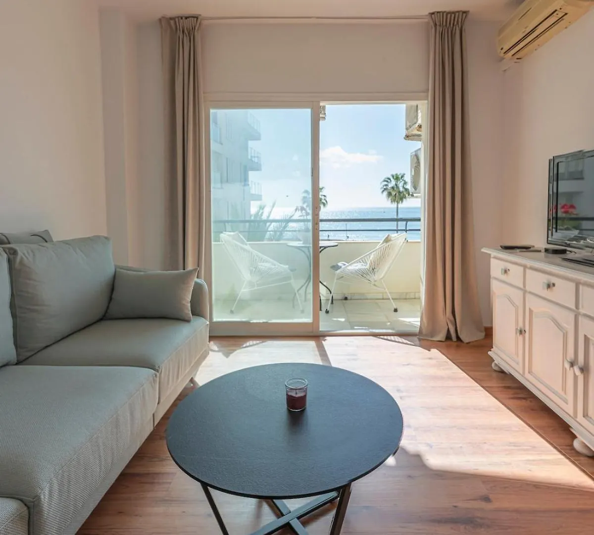 Cozy & Comfy Seaside Retreat In Εστεπόνα Ισπανία
