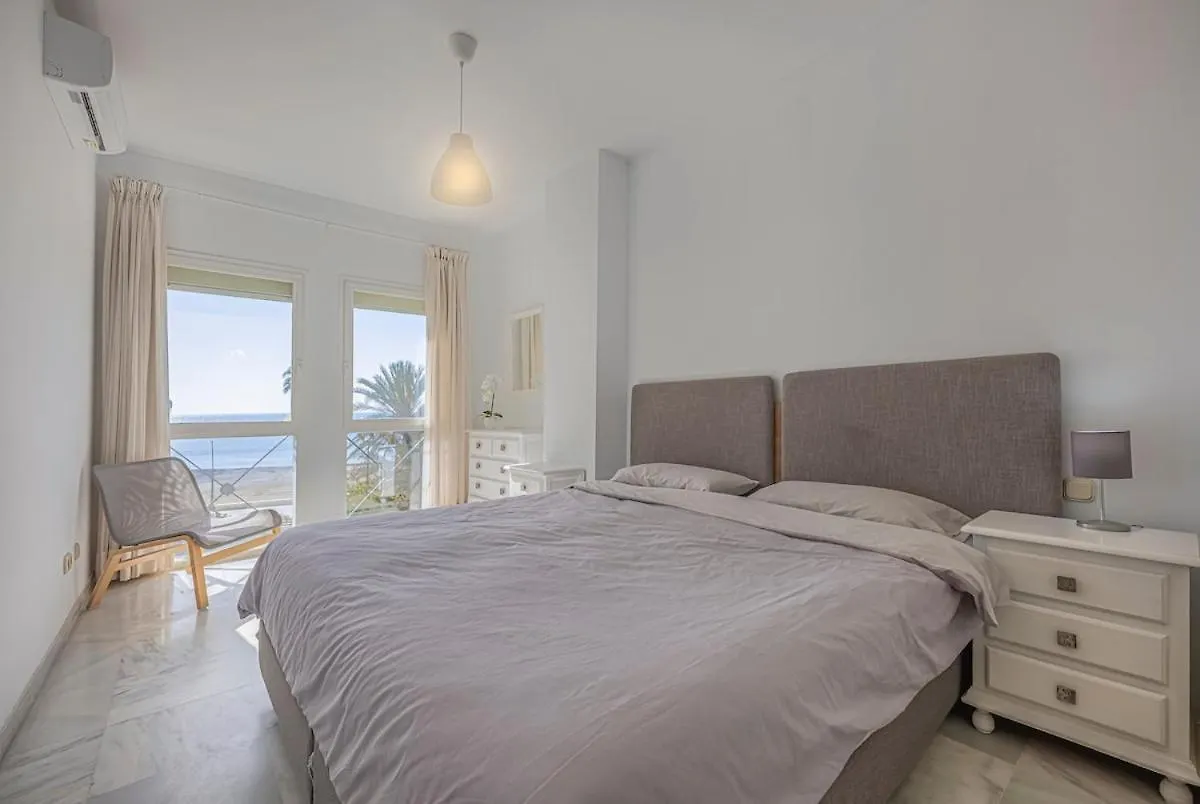 Cozy & Comfy Seaside Retreat In Εστεπόνα